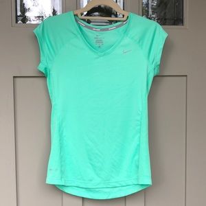 💚 Nike Dri-Fit Shirt 💚